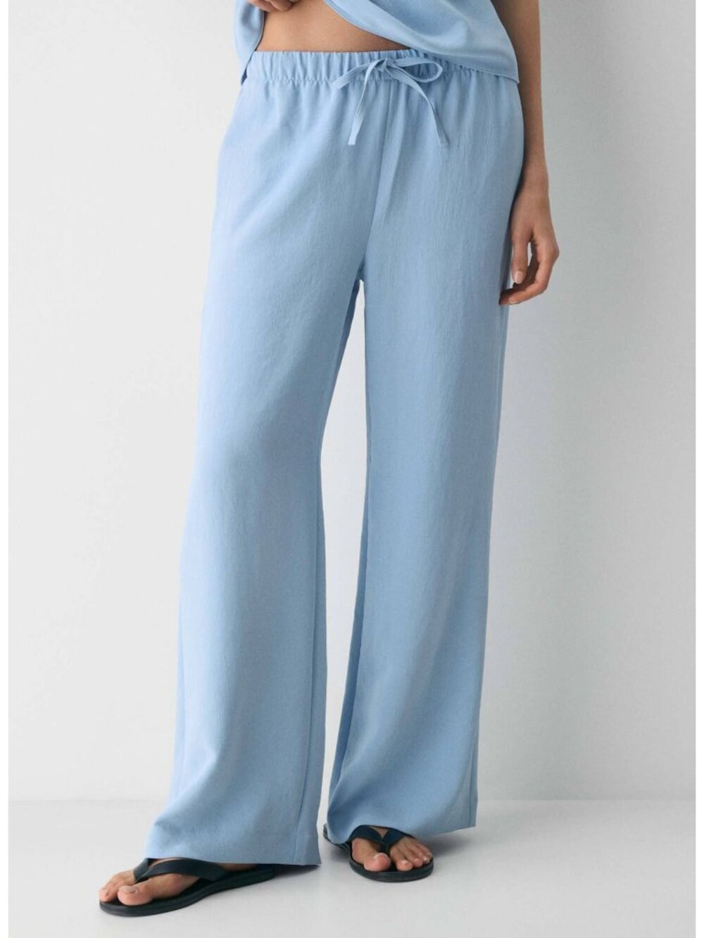 Aritzia The Lodge Pant Crepette Ripple Blue Size S Wide Leg Pull On Quiet Luxury